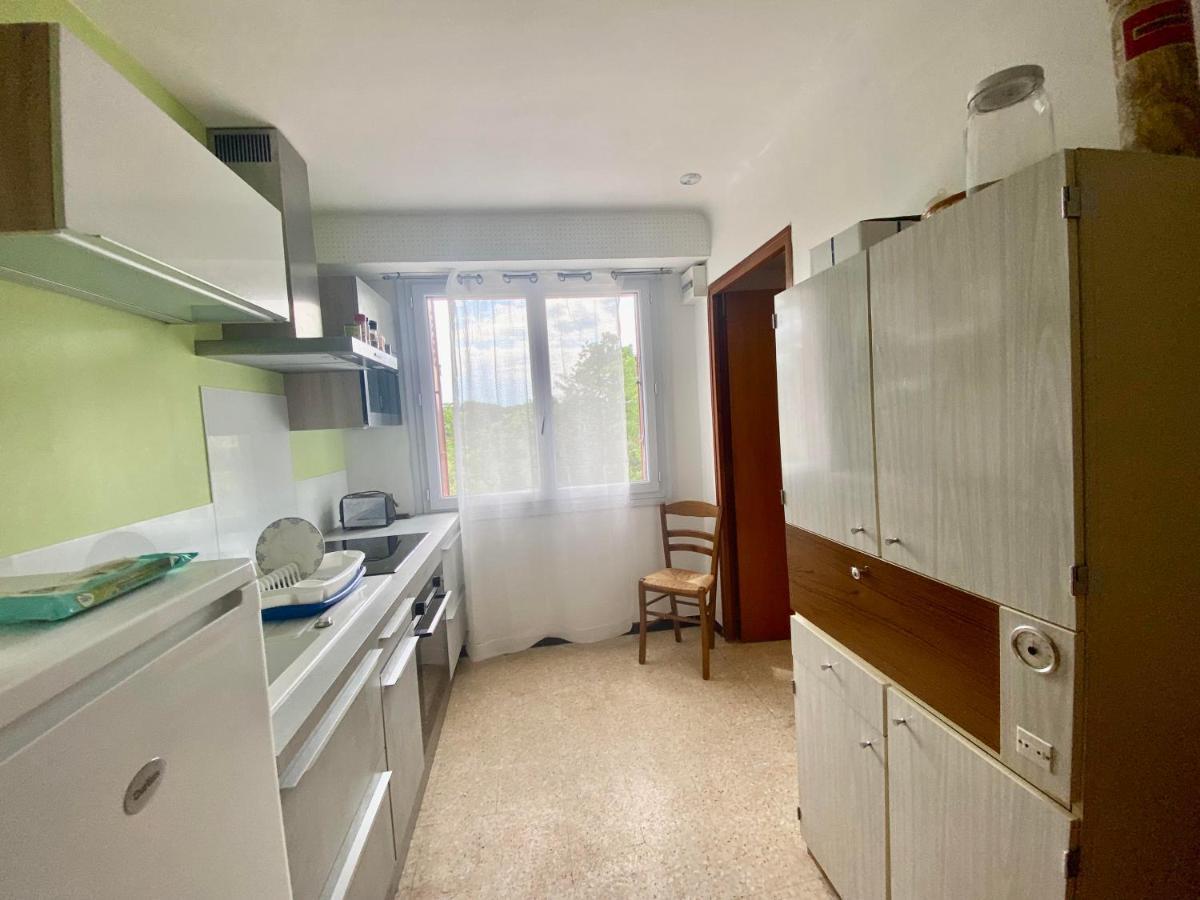 Appartement F3 de 60 m² au rez de chaussée d'une villa Vezenobres Extérieur photo