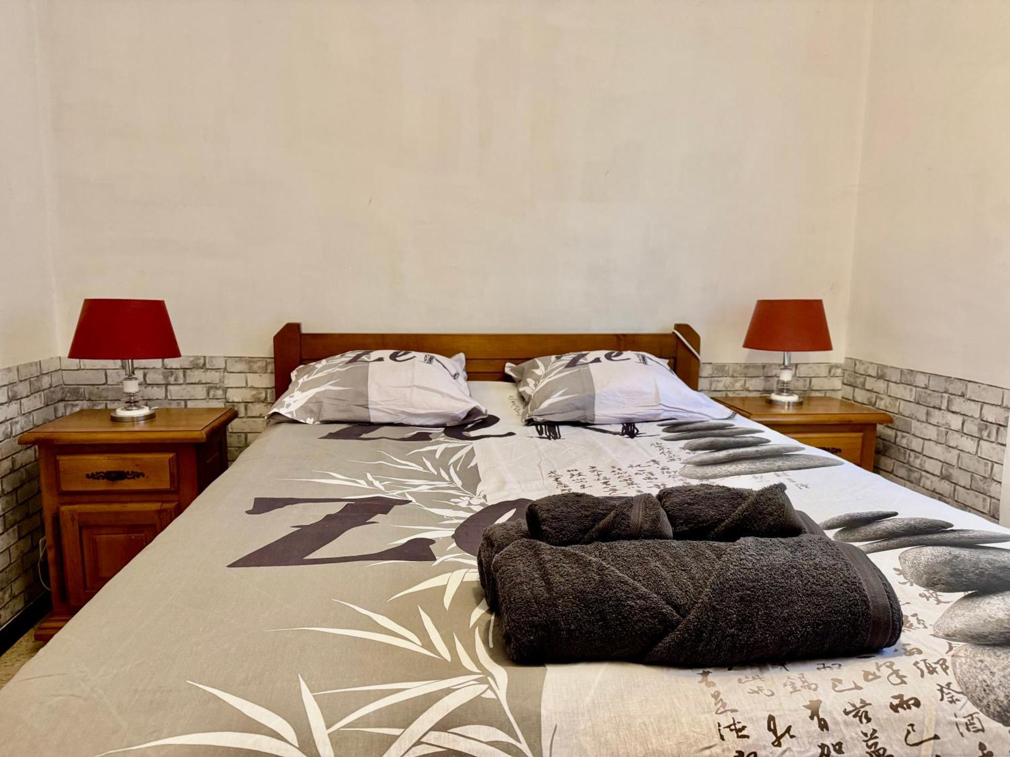 Appartement F3 de 60 m² au rez de chaussée d'une villa Vezenobres Extérieur photo