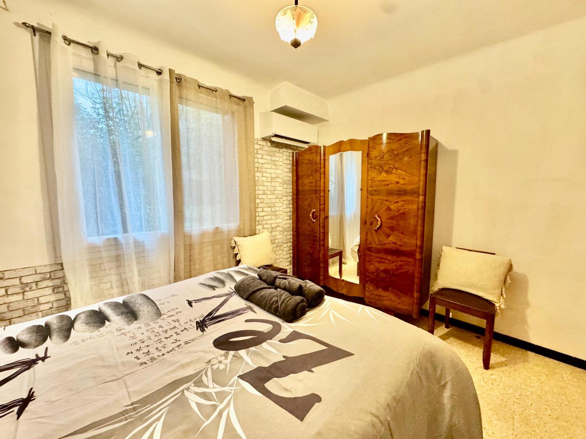 Appartement F3 de 60 m² au rez de chaussée d'une villa Vezenobres Extérieur photo