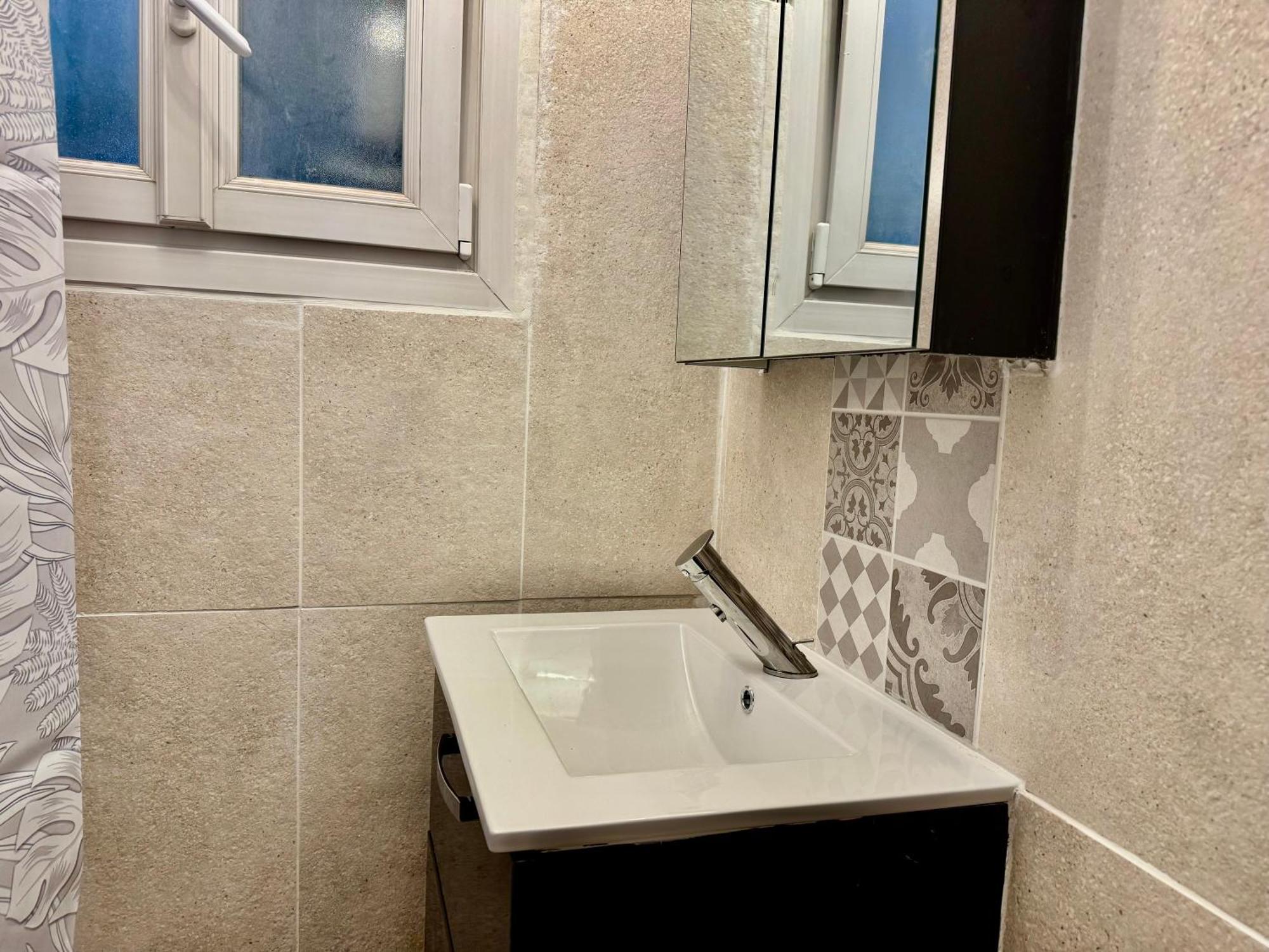 Appartement F3 de 60 m² au rez de chaussée d'une villa Vezenobres Extérieur photo