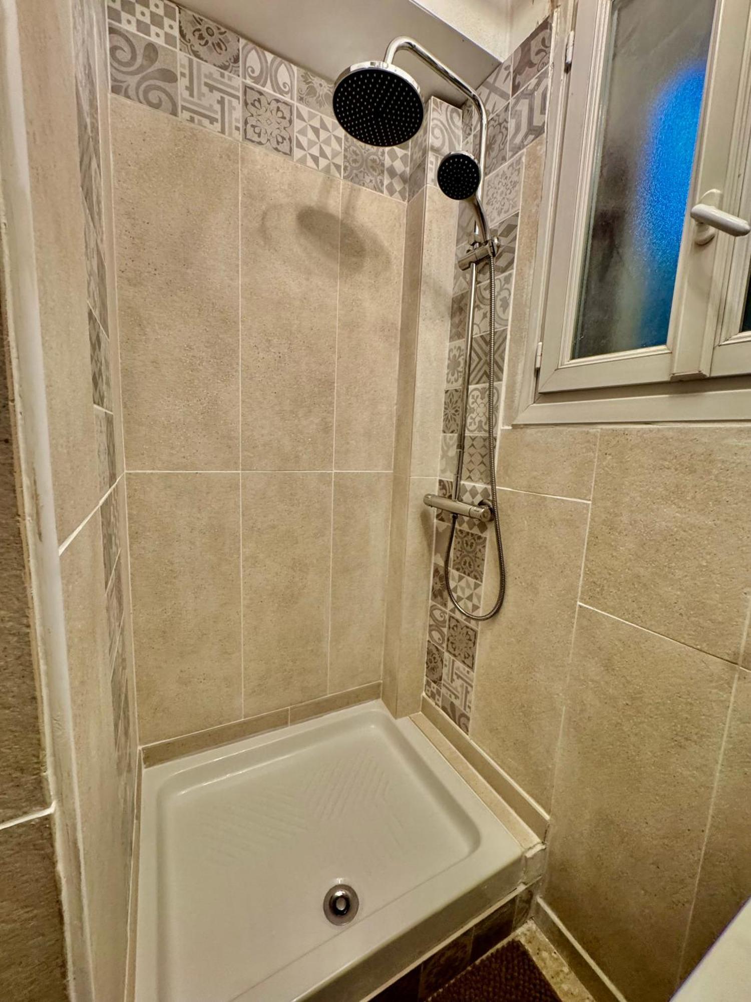 Appartement F3 de 60 m² au rez de chaussée d'une villa Vezenobres Extérieur photo